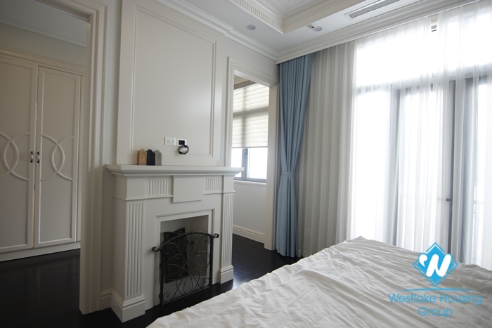 Adjacent villa for rent, equipped with modern furniture for rent in Vinhome Harmony Long Bien